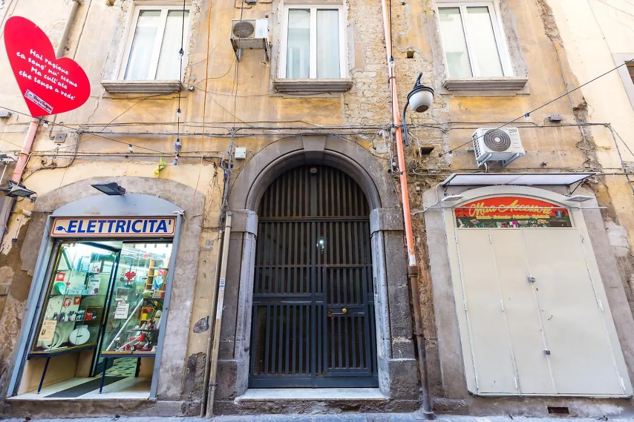 Apartment Barrio 133 - Double Bedroom In Center By Napoliapartments Italy